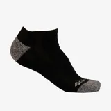 Medias cortas de color negro con refuerzo en gris melange en la puntera y el talón, diseñadas con soporte en el arco y ventilación.