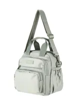 Kit de mochila y lunchera térmicas color negro, marca Terrano. La mochila cuenta con un amplio compartimento principal, bolsillo frontal, bolsillos laterales de red elástica y correas ajustables y acolchadas. La lunchera tiene interior térmico, bolsillo frontal con cierre, correa regulable y manija superior.