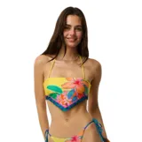 Top de bikini tipo bandeau de Rip Curl, con diseño estampado de flores tropicales en tonos amarillos, naranjas y fucsias, con terminación en punta.