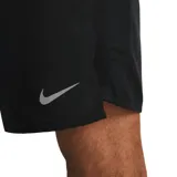 Short Nike Dri-FIT Challenger 7 de color negro, con cintura elástica y el logo de la marca estampado en el lateral.