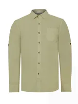Camisa de manga larga color verde militar, confeccionada en algodón orgánico. Cuenta con cuello camisero, cierre frontal con botones de madera, un bolsillo en el pecho con logo bordado y mangas ajustables.