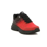 Championes de trekking Get A Grip, color rojo y negro, con suela de goma y cordones negros.