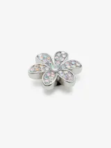 Accesorio para calzado Crocs con forma de flor plateada y detalles de strass.