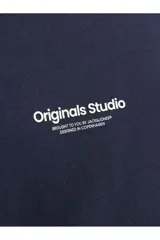 Buzo azul marino de manga larga y cuello redondo, con logo 'Originals Studio' estampado en el pecho.