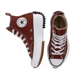 Championes Converse Run Star Hike Hi color marrón con plataforma blanca y suela de goma con diseño dentado en marrón y negro.