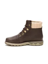 Bota Caterpillar modelo Fandom de cuero marrón, con cuello de tejido de punto en color beige y suela dentada bicolor.