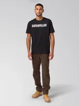 Jeans de mezclilla rígida para hombre, color marrón, con diseño de corte recto y clásico de cinco bolsillos, bragueta con cremallera y botón metálico.