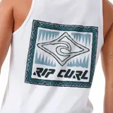 Musculosa blanca de corte clásico, con estampa en el pecho de la marca Rip Curl.