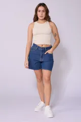 Short de jean azul de tiro alto y corte recto.