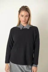 Buzo italiano marrón de viscosa y poliamida, de tacto suave. Modelo corto de costado y cuello bote.