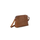 Cartera de hombro tipo hobo en símil cuero color negro, de diseño amplio y correa integrada.