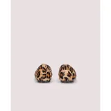 Mocasines Pretty Ballerinas modelo Faye con estampado de leopardo, ribete negro y plantilla rosa.