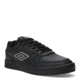 Championes urbanos Umbro modelo Milo, color negro, con diseño de corte bajo, cordones al tono y logo de la marca en el lateral y la lengüeta.