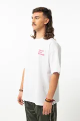 Remerón blanco de algodón con estampa en la espalda de un evento de Vernal Club Records.