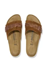 Sandalia Birkenstock Oita Braided color marrón, con plantilla anatómica de corcho y látex, capellada de ante y suela de EVA.