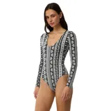 Malla enteriza Rip Curl Samba Stripe Surfsuit de manga larga y escote redondo, con estampado en blanco y negro de diseño geométrico y tropical.