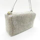 Bolso rectangular verde cubierto de strass, con asa corta de cuero sintético y asa larga de cadena desmontable.