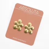 Par de caravanas doradas con forma de flor, hechas de acero quirúrgico hipoalergénico.