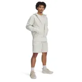 Campera deportiva con capucha de Under Armour, colección Curry, en color gris claro. Cuenta con cierre frontal completo, bolsillos laterales con cierre y puños y bajo elásticos.