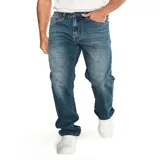 Pantalón de jean corte recto en tono azul medio con efecto desgastado, cuenta con cinco bolsillos y cierre frontal con botón y cremallera.