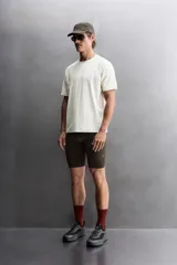 Camiseta deportiva Ridar x Zara Athleticz color marrón, de cuello redondo y manga corta, confeccionada en tejido ligero y elástico con estructura perforada y tecnología de secado rápido.