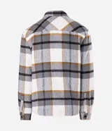 Campera de franela a cuadros con forro interno de sherpa, cierre frontal con botones, cuello camisero y bolsillos frontales en el pecho.