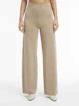 Pantalón de lana color beige, de corte recto y talle alto.