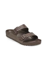 Sandalias Birkenstock Arizona Eva color marrón, con dos correas ajustables con hebilla y plantilla anatómica.