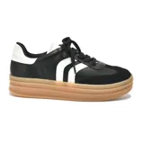 Championes urbanos Via Marte modelo Lola, color negro con detalles en blanco y suela marrón.