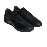 Championes de fútbol adidas Predator Accuracy 4, color negro, con diseño texturizado en la parte frontal y cordones al tono.