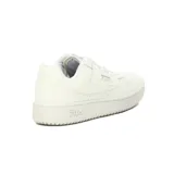 Championes Fila Arcade Low blancos de cuero sintético, con cordones y logo de la marca en el lateral.