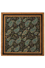 Pañuelo cuadrado con estampado paisley en tonos turquesa, negro y tostado, con borde en color tostado.