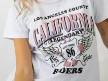 Conjunto de remeras de algodón con estampados variados.