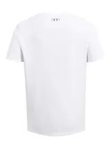 Remera de manga corta Under Armour, color blanco, con cuello redondo acanalado y estampado gráfico frontal con el logo de la marca en un recuadro gris.