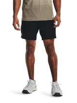 Short deportivo Under Armour modelo Vanish Woven, diseñado para entrenamientos intensos. Presenta un tejido ultraligero y resistente con paneles de malla para ventilación estratégica, material elástico en cuatro direcciones y bolsillos laterales abiertos.