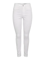 Pantalón jean skinny blanco de tiro alto, con cierre de botón y cremallera.