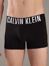 Pack de tres boxers ajustados Calvin Klein de la colección Intense Power. Confeccionados en mezcla de algodón y elastano, cuentan con cintura elástica distintiva de la marca con el logo estampado.