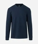 Remera de manga larga con cuello redondo y textura, de corte regular. Confeccionada en una mezcla de algodón, poliéster y viscosa.