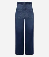 Pantalón recto cropped de jeans con terminación deshilachada y cinturón con hebilla.