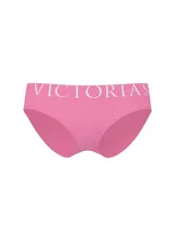 Bombacha hiphugger de microfibra rosa, con pretina elástica blanca con logo estampado de la marca.