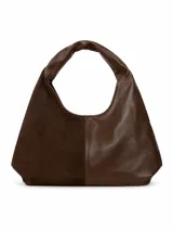 Bolso tipo hobo marrón, confeccionado con un diseño combinado que une un panel de gamuza en un lateral y cuerina lisa en el otro, con asa integrada al diseño.