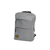 Mochila gris de poliéster con el escudo del Club Atlético Peñarol bordado en la parte inferior. Cuenta con dos bolsillos frontales con cierre y un compartimento principal.