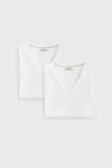 Pack de dos remeras de cuello en V, color blanco, confeccionadas en algodón suave.