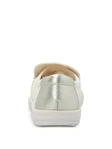 Slip on de diseño casual en color beige, confeccionado en material textil con suela de EVA flexible y liviana.