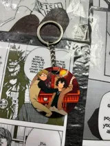 Llavero redondo con ilustración de Dazai y Kunikida del anime Bungō Stray Dogs.