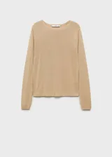 Jersey de punto fino en color beige, con cuello barco y manga larga. Presenta un diseño recto y minimalista, confeccionado en una mezcla de viscosa y lino.