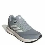 Championes de running Adidas Runfalcon 5, color gris con detalles en blanco. Presentan exterior de malla transpirable, mediasuela con tecnología Cloudfoam para mayor amortiguación y suela de goma Adiwear para mayor durabilidad.