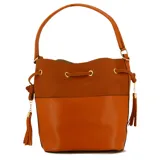 Cartera tipo bucket color marrón con neceser extraíble.