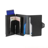 Billetera tipo tarjetero de cuero negro con caja de aluminio interna y sistema de deslizamiento para tarjetas. Cuenta con cierre mediante broche a presión.