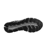 Championes de running Asics Gel-Quantum 180, color negro con detalles en gris. Presentan tecnología de amortiguación GEL en la entresuela, diseño de malla transpirable y refuerzos sintéticos en la estructura.